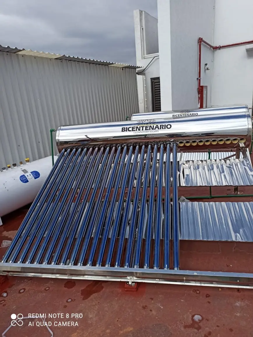 Instalación y mantenimiento de calentador solar